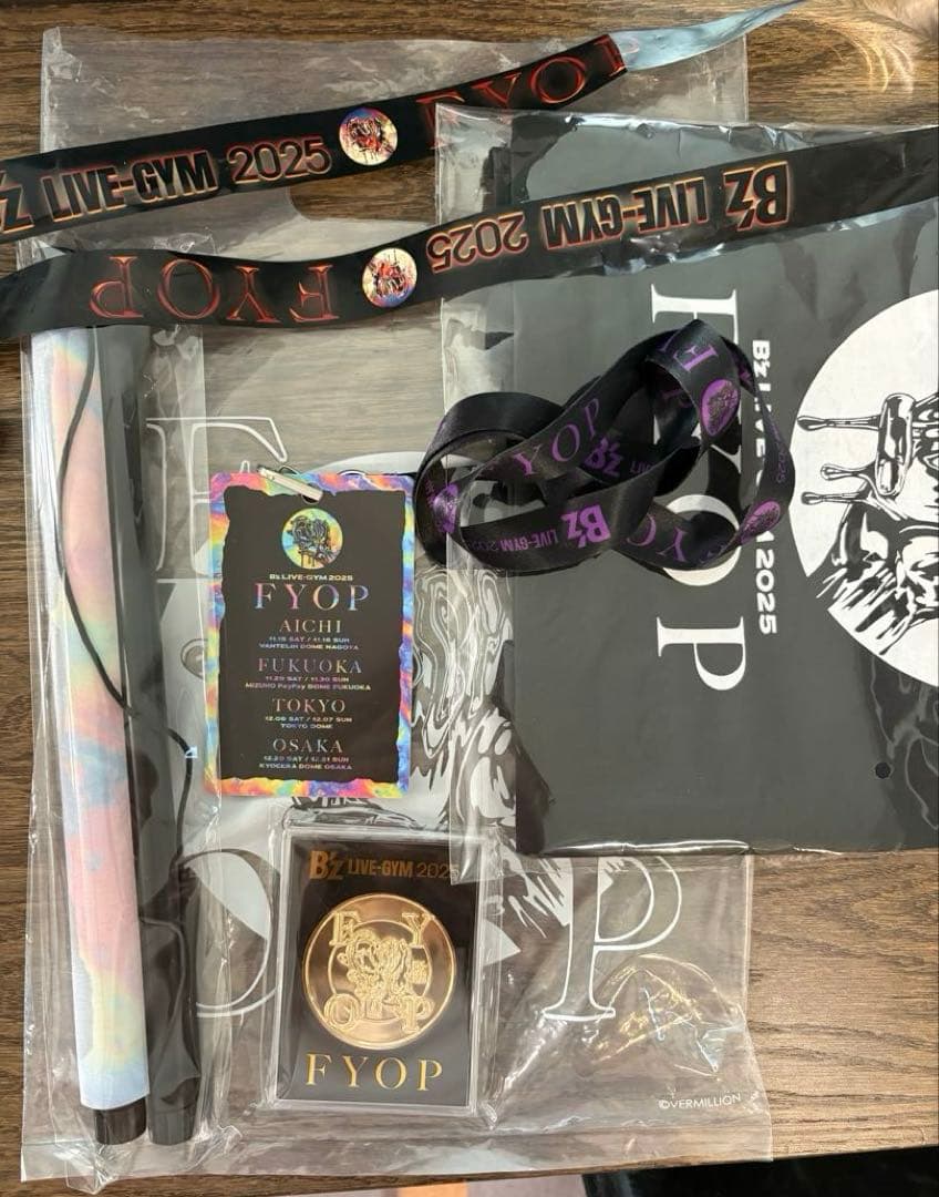 B’z 2025 FYOP premium席専用オリジナルグッズ　銀テープ2本 銀テープ付】B'z LIVE-GYM 2025 FYOP プレミアム席グッズ - メルカリ