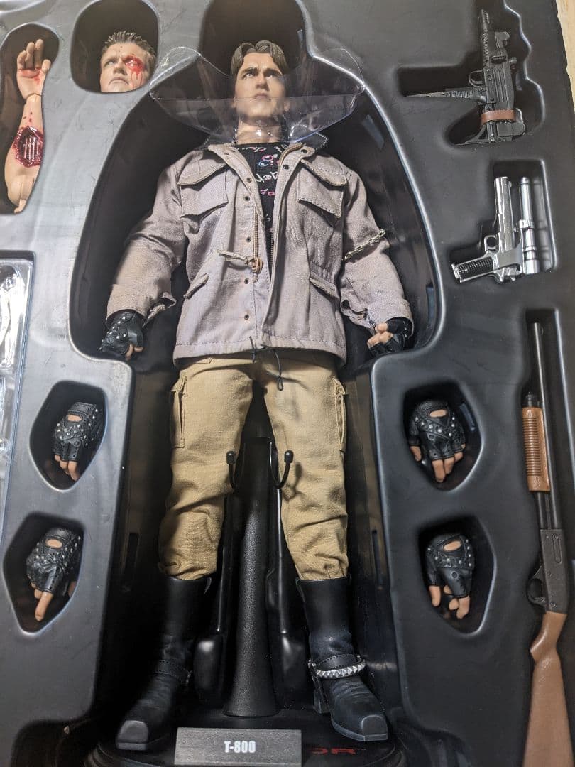 ホットトイズ ターミネーター T-800 MMS136 アクションフィギュア