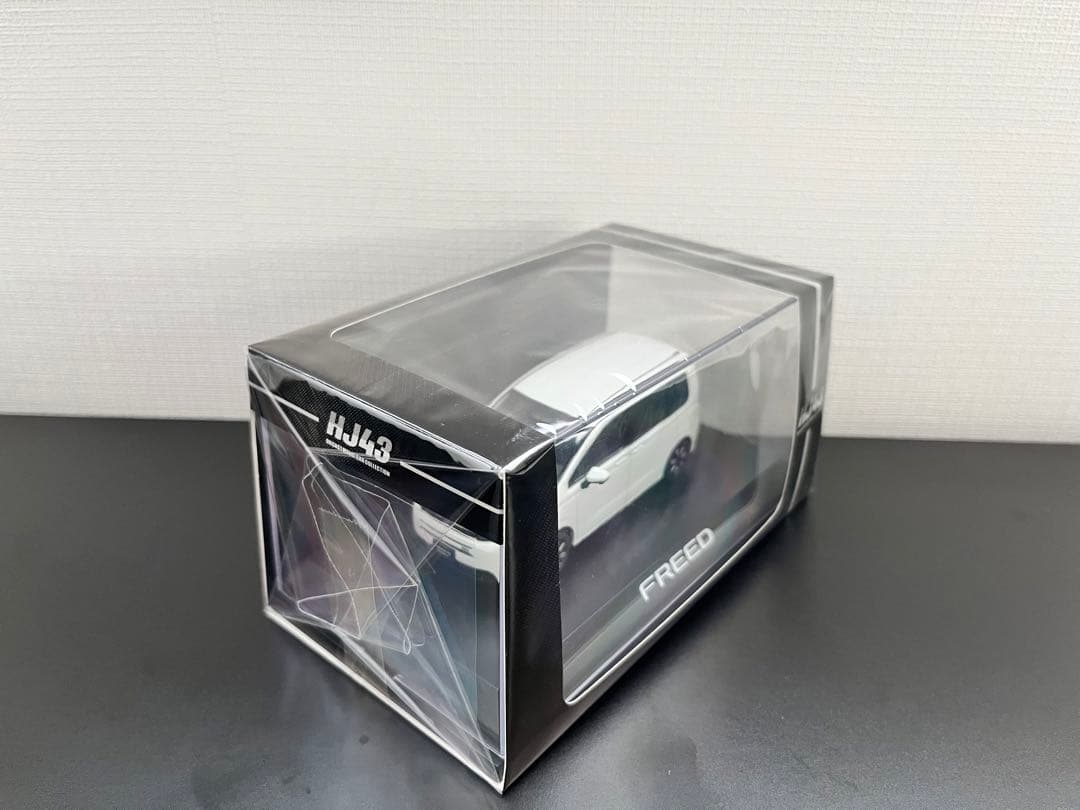 HONDA 新型　フリード　プラチナホワイト・パール　ミニカー　FREED