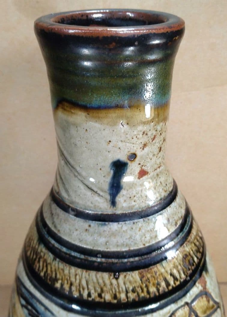 読谷初期【本物保証】金城次郎 魚紋花瓶 共箱 本人書付 h33㎝超 栞 人間国宝