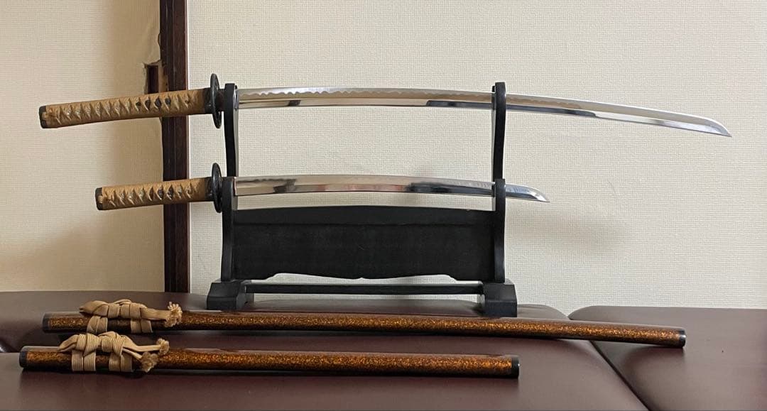 模造刀　居合刀　太刀　脇差　刀掛け　武具　b414