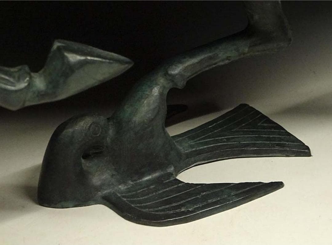 銅製 馬踏飛燕 馬の像 置物 台付き 幅約43cm c08299