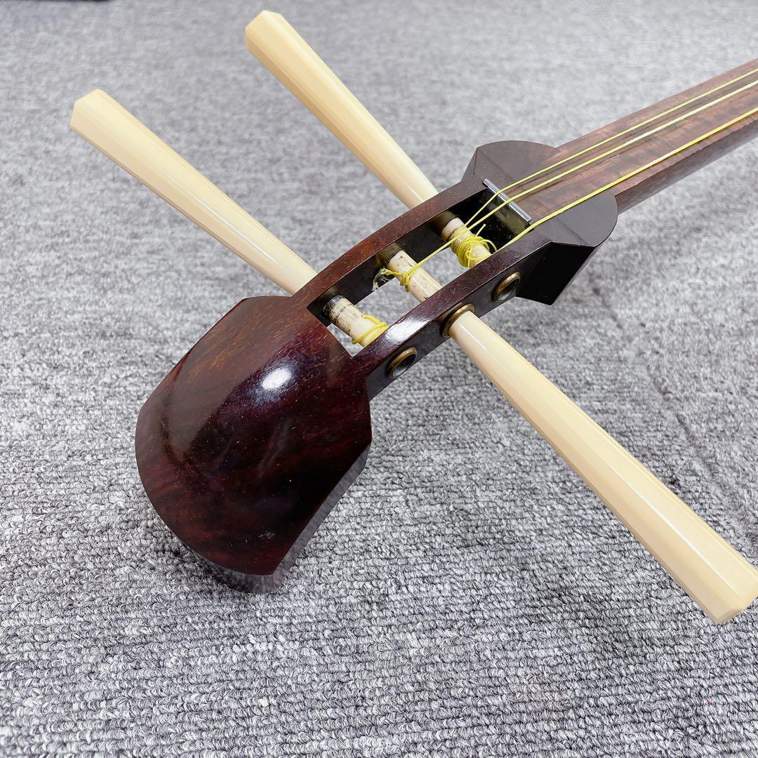 三味線 細棹 金細 トチあり 紅木 綾杉胴 一本溝 天然素材