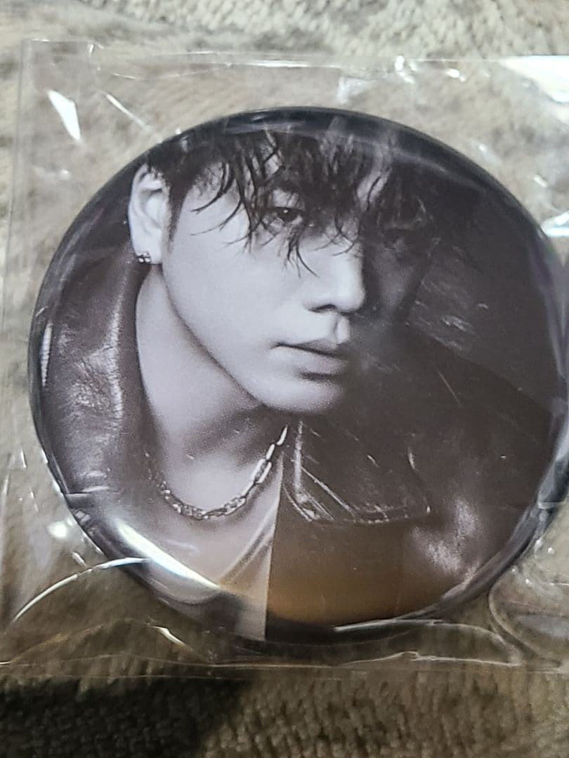 登坂広臣 缶バッジ ① - メルカリ