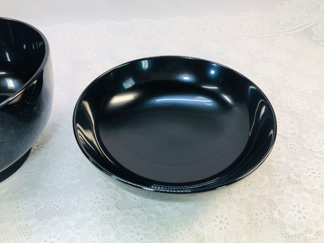 輪島塗　漆　なかたに　沈金　黒い蓋付き椀 金色の松の葉模様