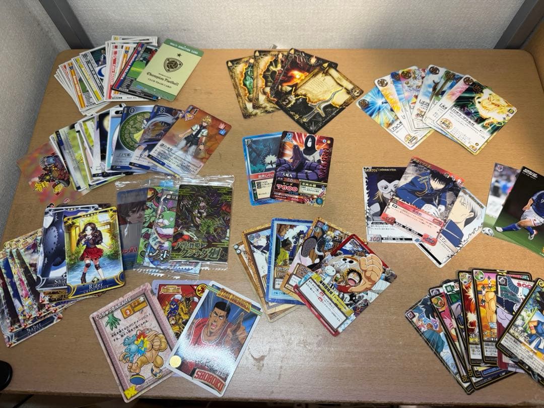 トレカ引退品6000枚超｜遊戯王3000枚他 状態悪い - メルカリ