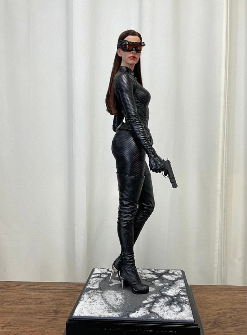 JND 1/3 キャットウーマン スタチュー セリーナ・カイル