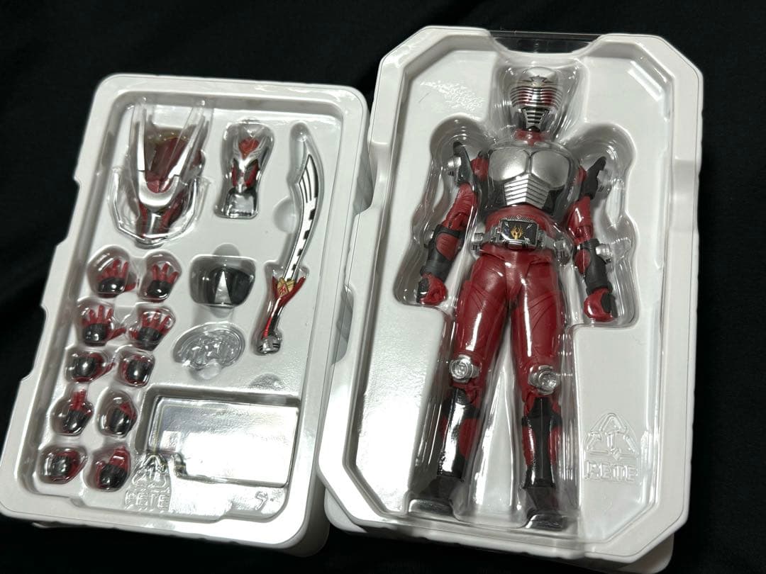 発光ユニットおまけ付き　S.H.Figuarts 真骨彫製法　仮面ライダー龍騎