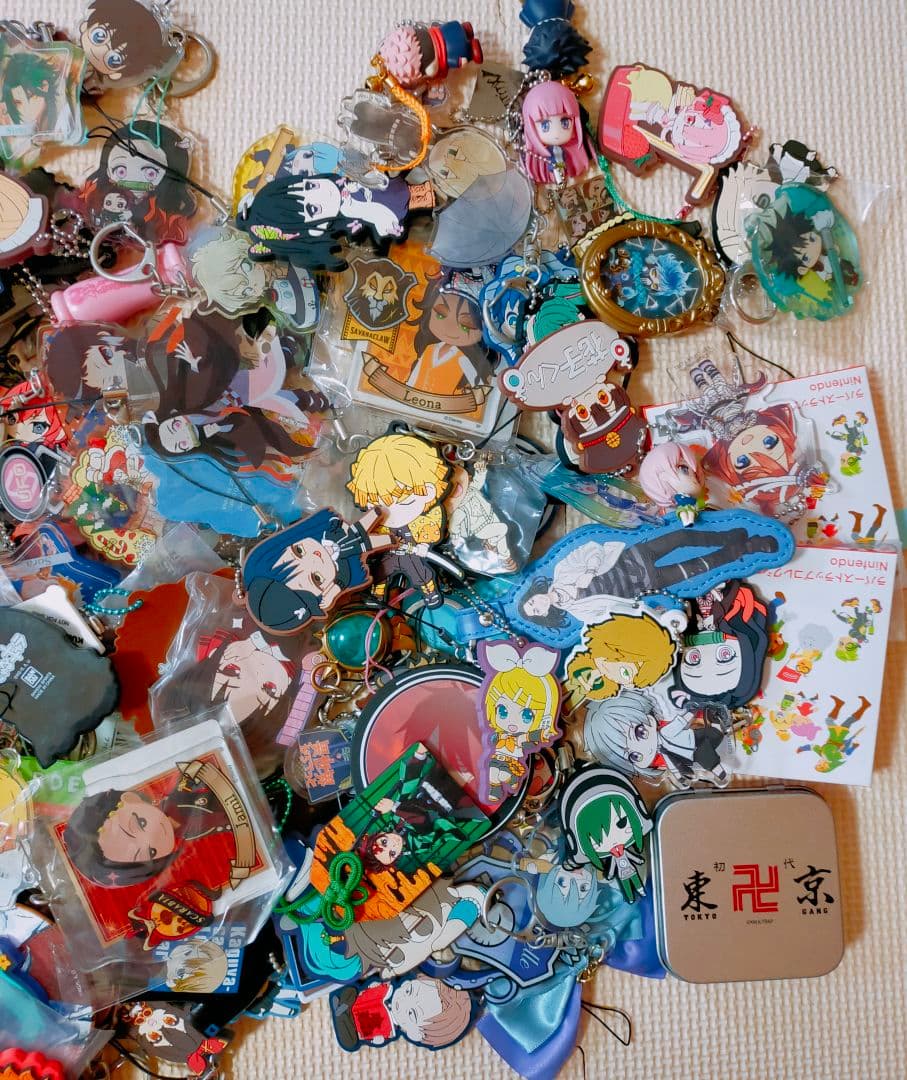 ノンジャンル アニメグッズ キャラクターグッズ まとめ売り 1000点以上