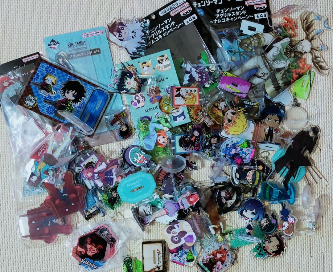 ノンジャンル アニメグッズ キャラクターグッズ まとめ売り 1000点以上
