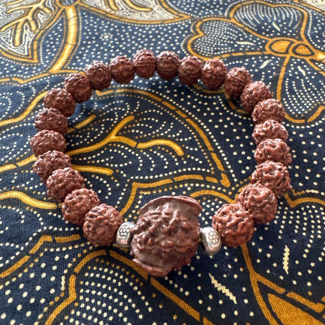 ✰︎‪ 琥珀 ✰ ✰︎　　ルドラクシャブレスレット　トップॐ