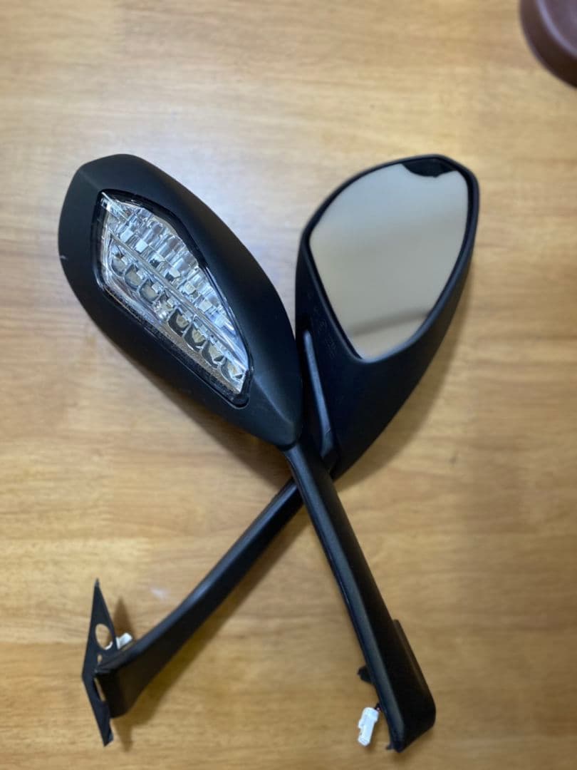 パニガーレv4 v2 右側ミラー DUCATI パニガーレ V2 V4 純正 右ミラー