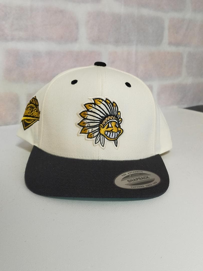 ATGLA】CLE インディアンス ワフー酋長 スナップバックキャップ 白黒