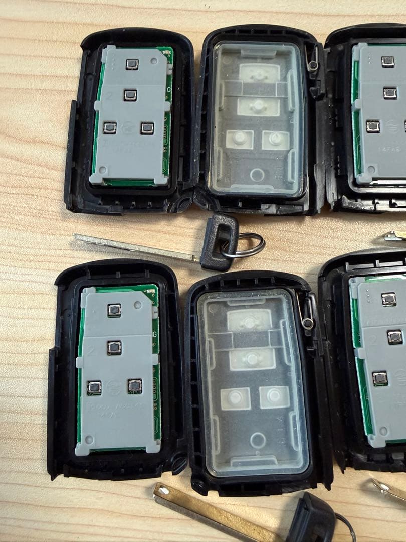 トヨタ純正 アルファード スマートキー (4つボタン) 4個 送料込み