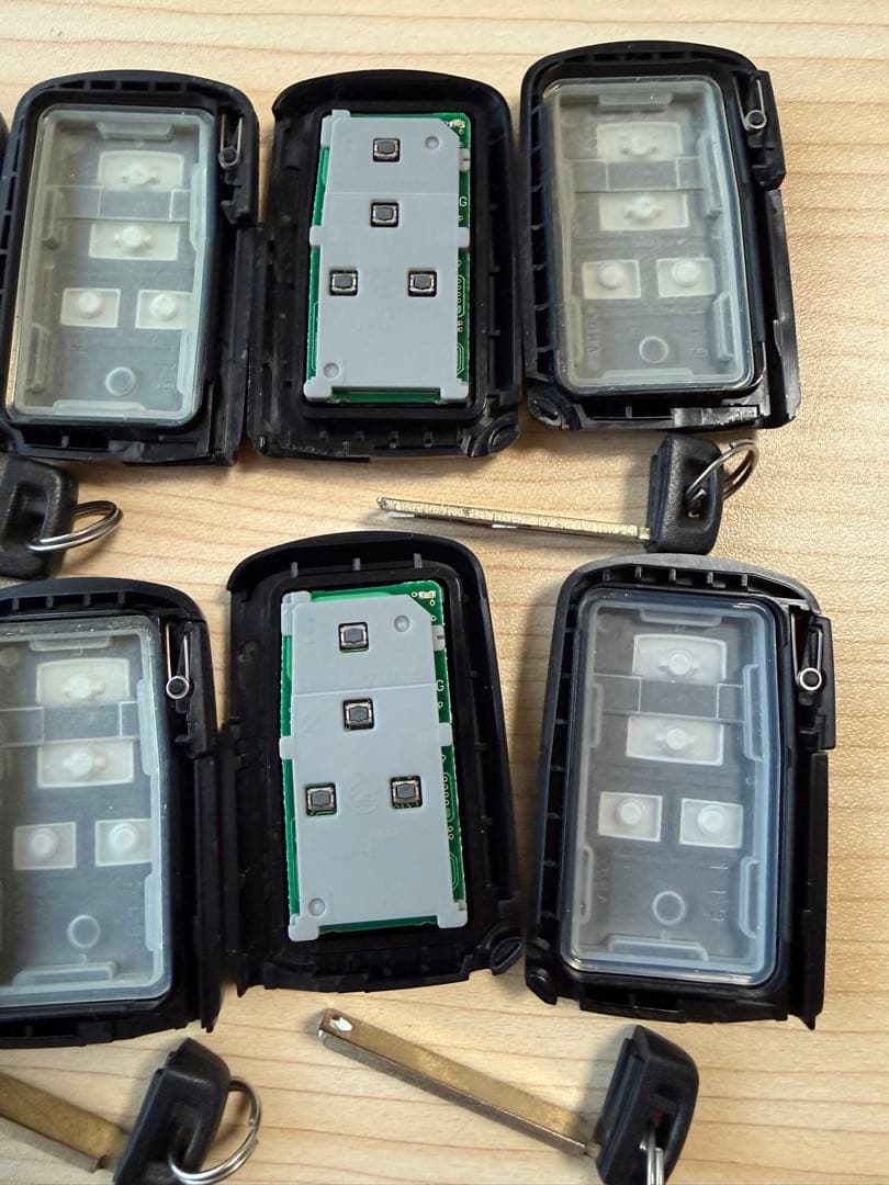 トヨタ純正 アルファード スマートキー (4つボタン) 4個 送料込み