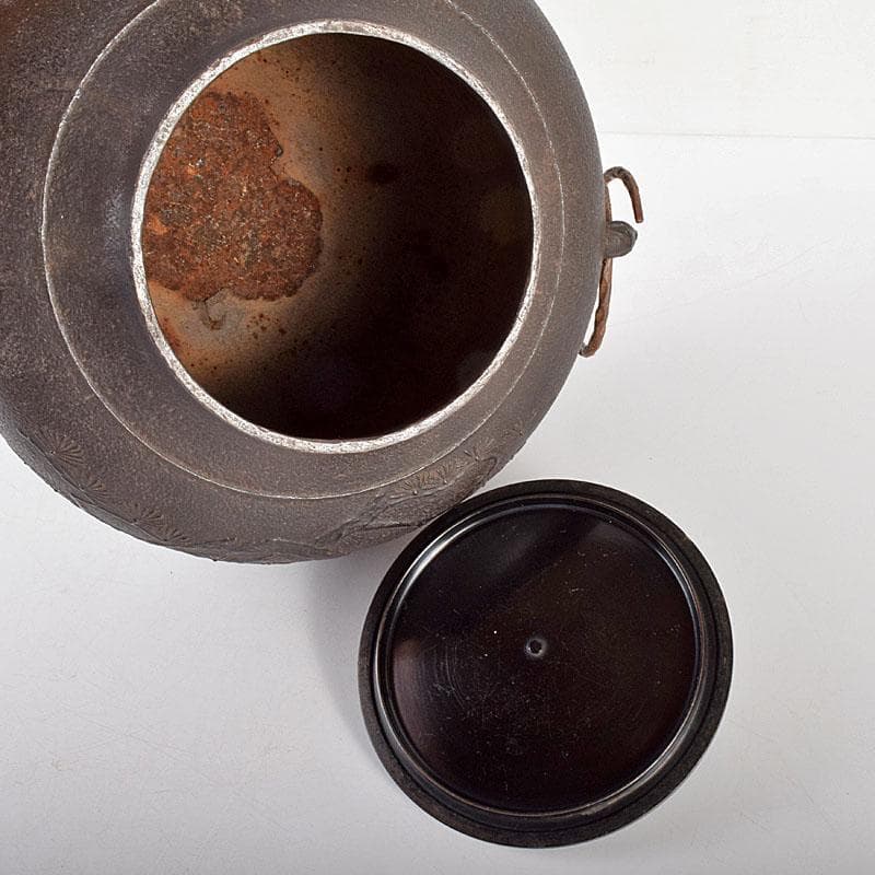 茶道具　釜師　宝積正一作　相生松紋　真形釜　共箱　M　4739B