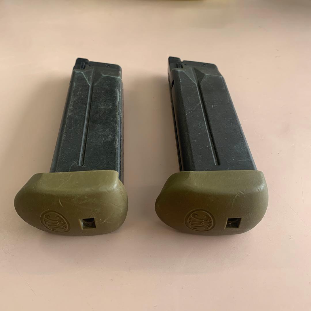 東京マルイ　FNX-45 Tactical 予備マガジン2つ付
