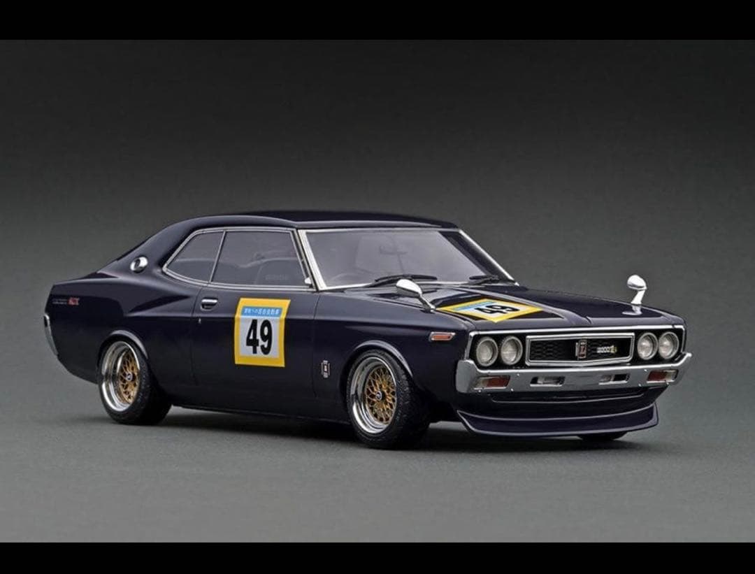 1/18 Nissan Laurel 2000SGX Purple