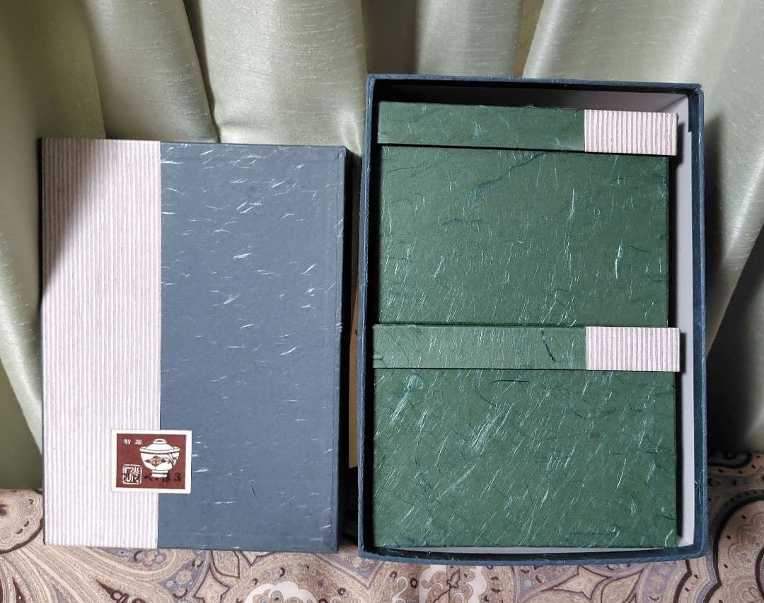 【京都老舗アソベ】伝統的な二段重箱（左右物・対二箱） 金色松模様