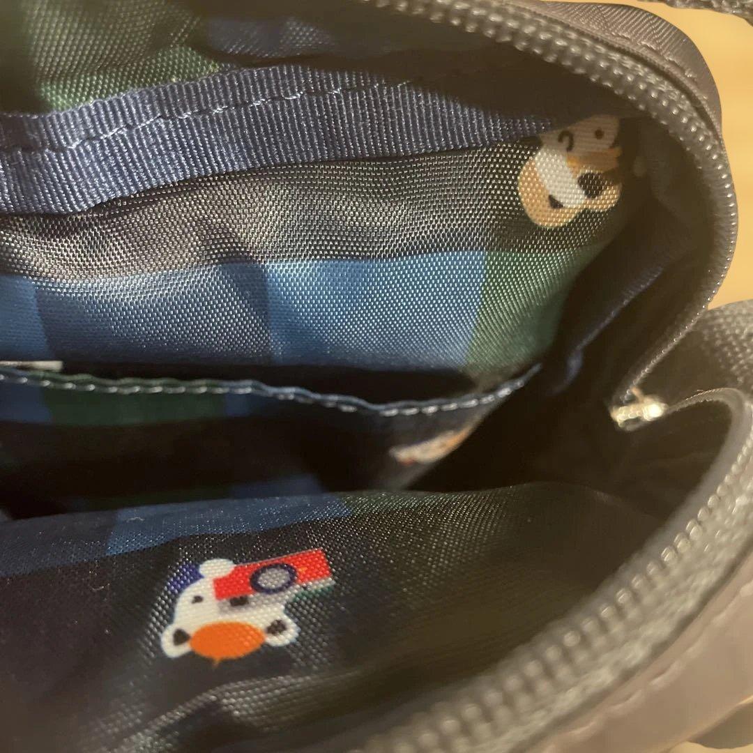 LE SPORTSAC familiar スマホショルダーバッグ ブラック