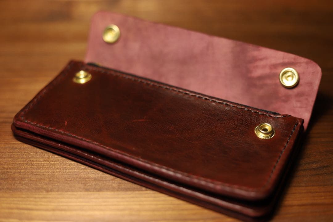 S*E様 COMIPEL社　ホースバット　トラッカーウォレット　数量限定‼️