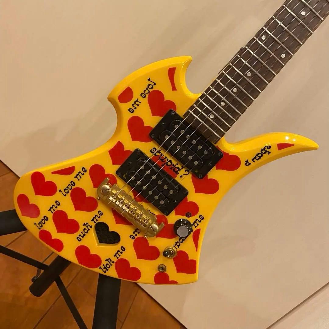 美品★BURNY Fernandes hide イエローハートJr. ミニギター 美品☆BURNY Fernandes hide イエローハートJr. ミニギター 【公式通販】