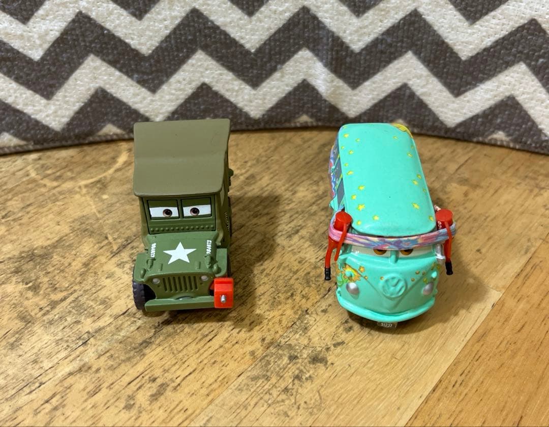 マテル　カーズ ラジエータースプリングスの仲間たち7台セット