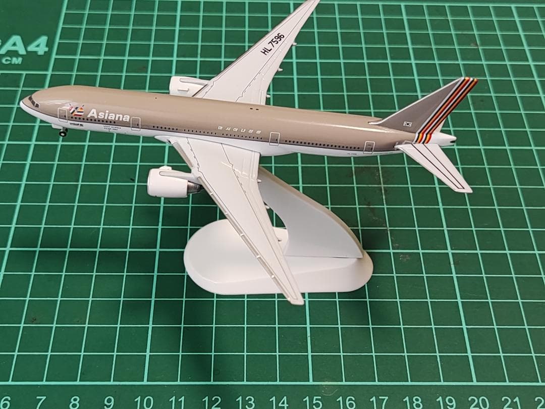 激レア品！ アシアナ航空 B777 旧塗装 ダイキャストモデル 1:500