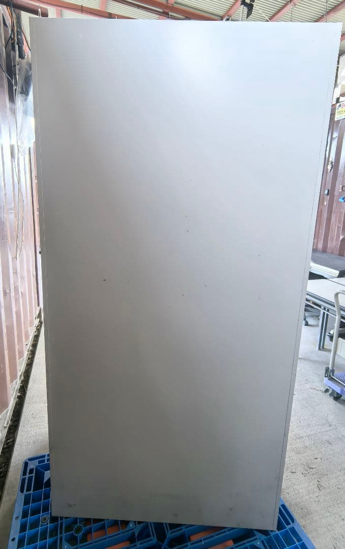 愛知発 UCHIDA スチール製 ロッカー 名用 傘立て・鏡・鍵付き - メルカリ