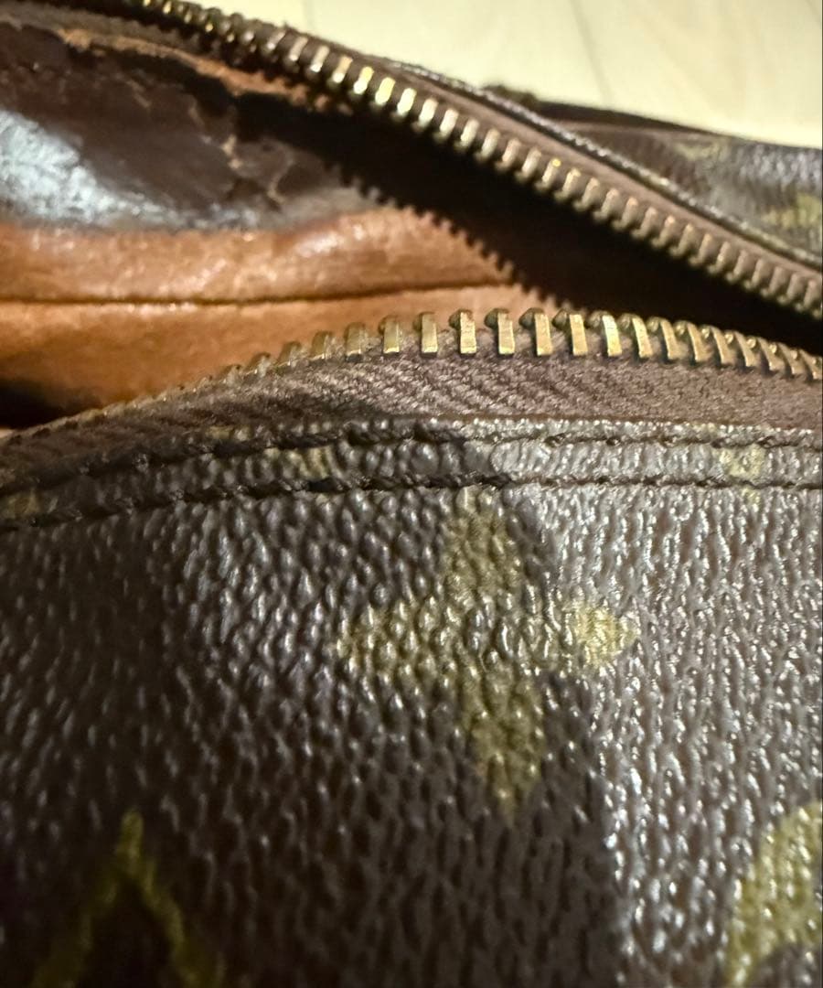 ルイヴィトン　ミグラトゥール　M45244　モノグラム　ショルダーバッグ