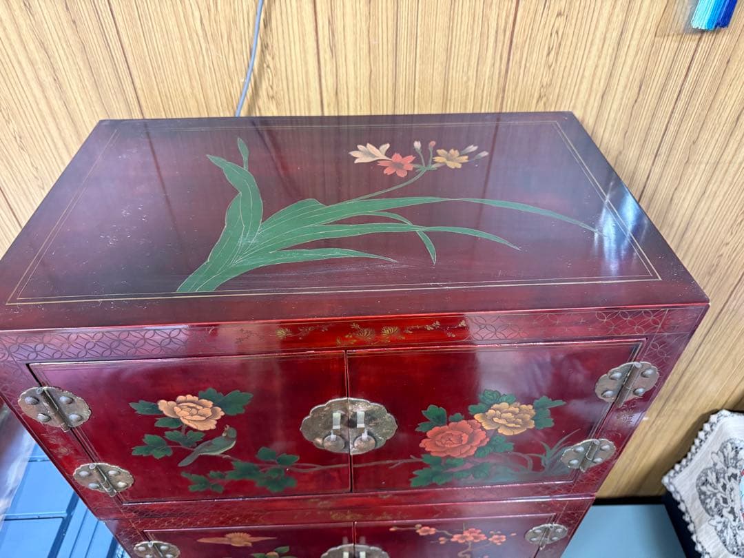 中国漆塗りキャビネット 花鳥図 飾り棚 アンティーク調家具 中国漆塗り
