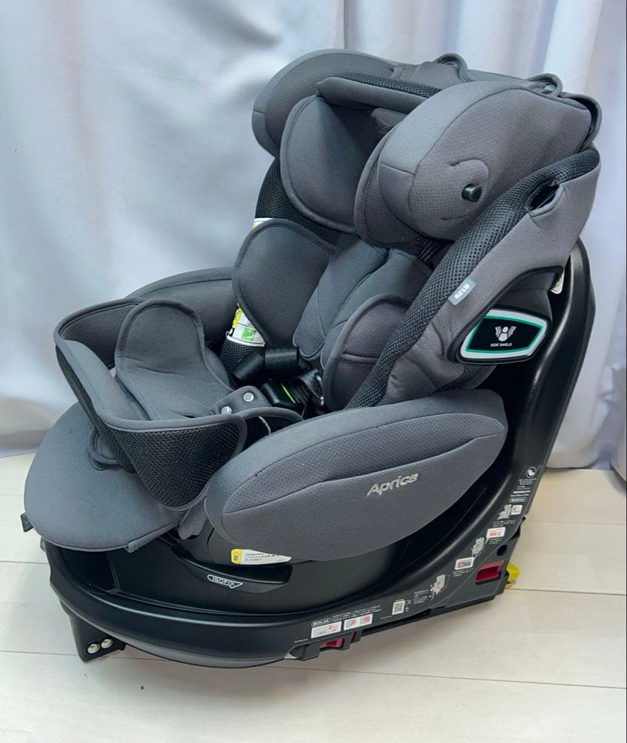アップリカ　フラディアグロウ　ISOFIX　セーフティプラス　プレミアム
