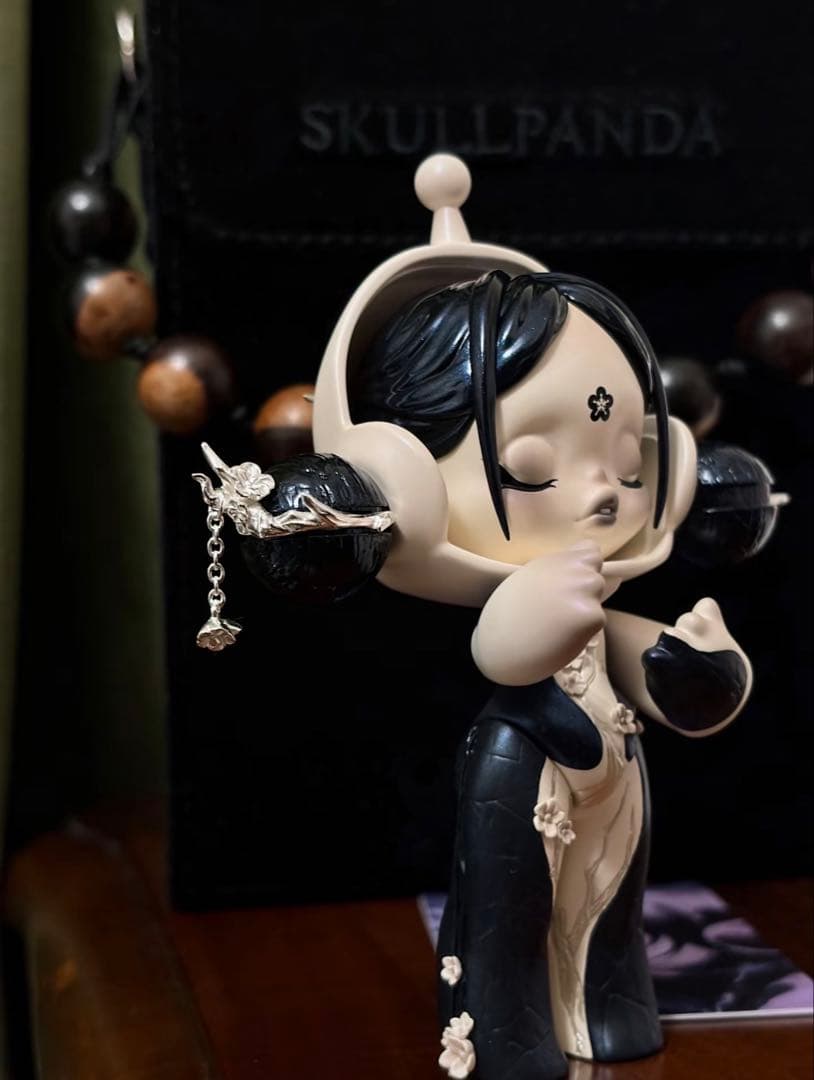 POPMART SKULLPANDA スカルパンダ 梅 映夜 海外限定フィギュア POPMART