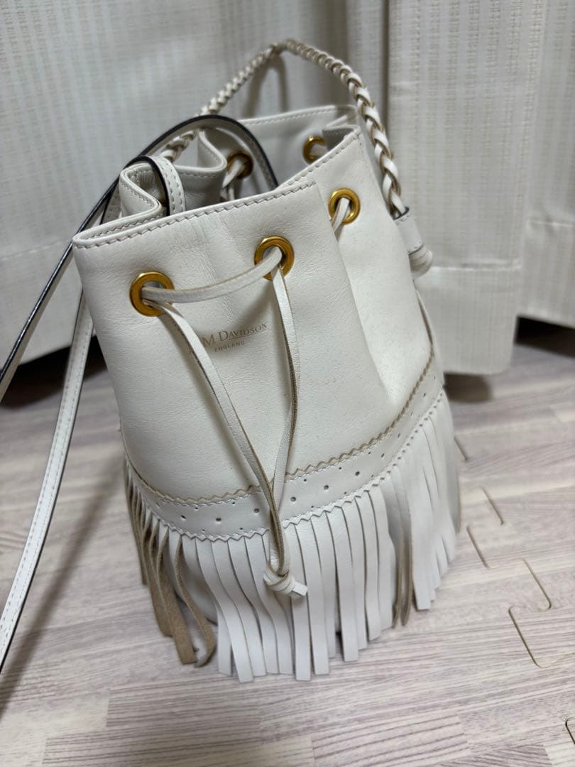 J&M Davidson ホワイトフリンジショルダーバッグ