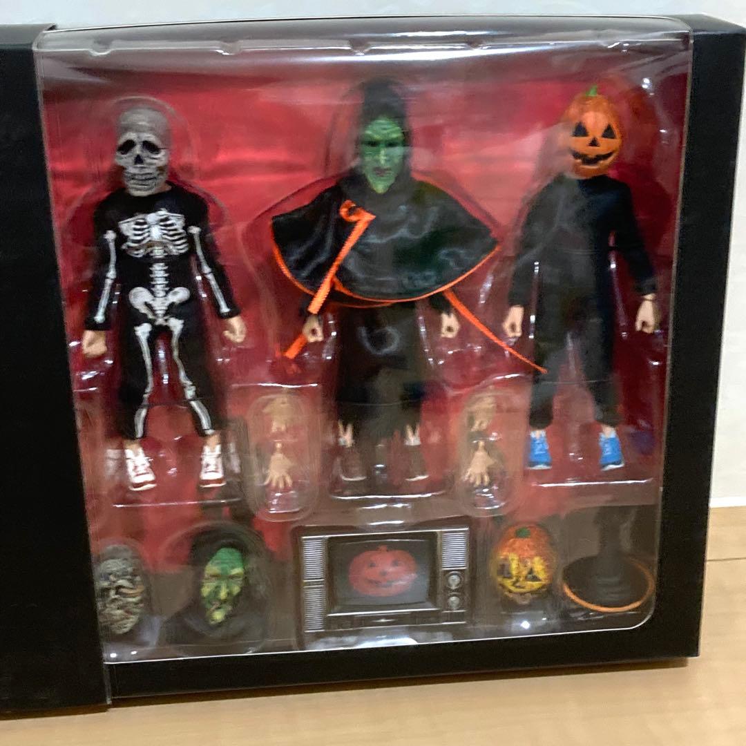 ネカ ハロウィン3 シルバー・シャムロック マスクマン 6インチドール