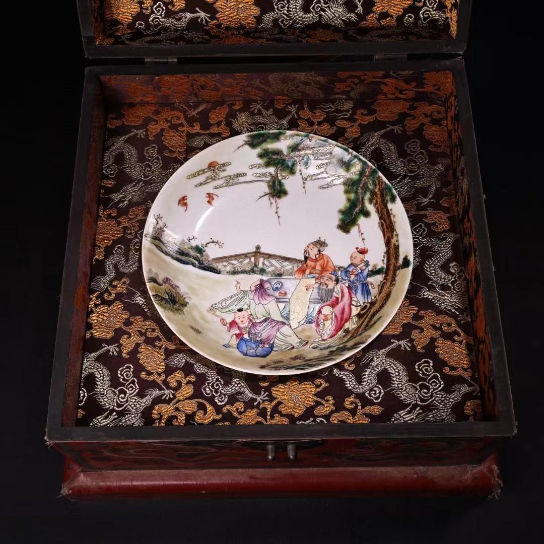 中国古美術・珍蔵粉彩・人物風景絵磁器の中皿・純手描き・箱付・置物・文房具・観賞皿