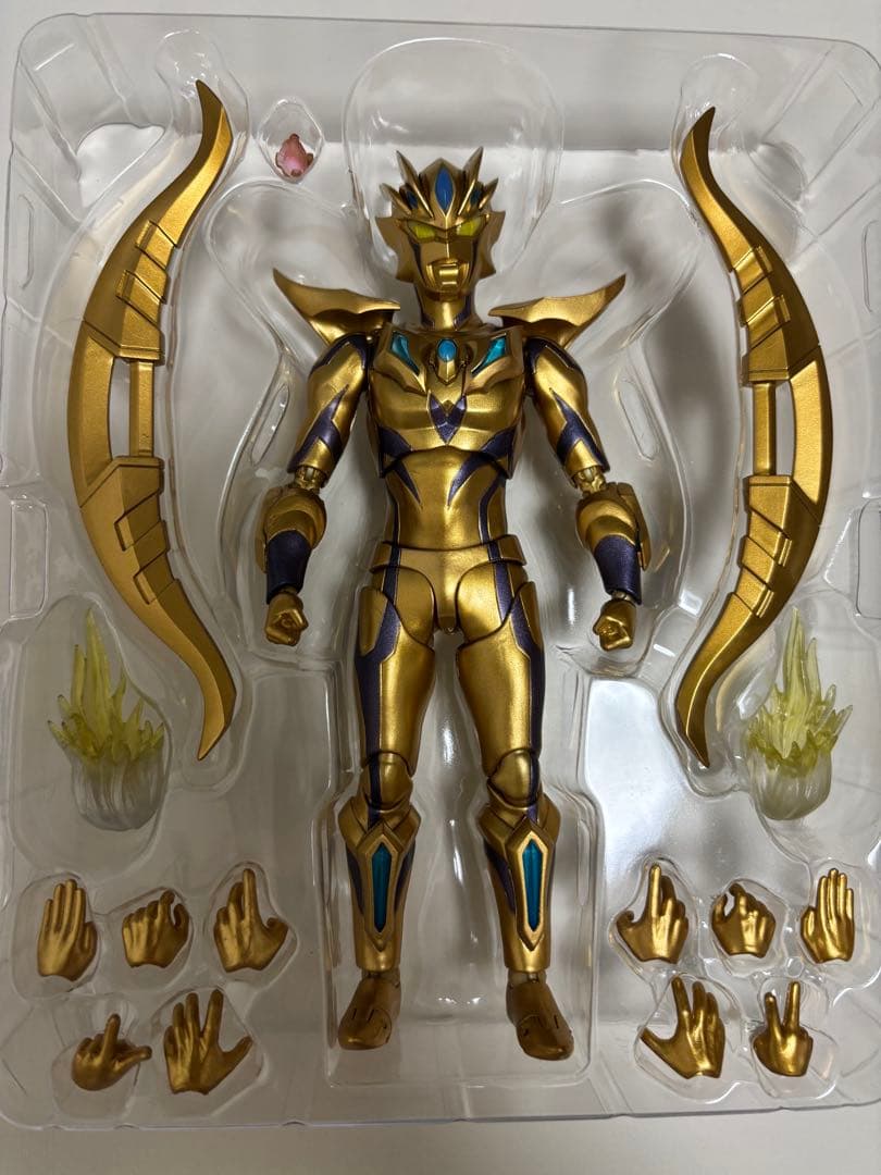 S.H.Figuarts ウルトラマンゼロビヨンド　(ギャラクシーグリッター)