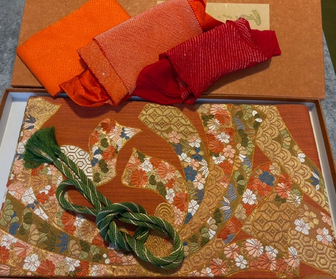 値下げ 伝統的な和装スタイル 希少な総絞りの振袖 帯セット 購入時