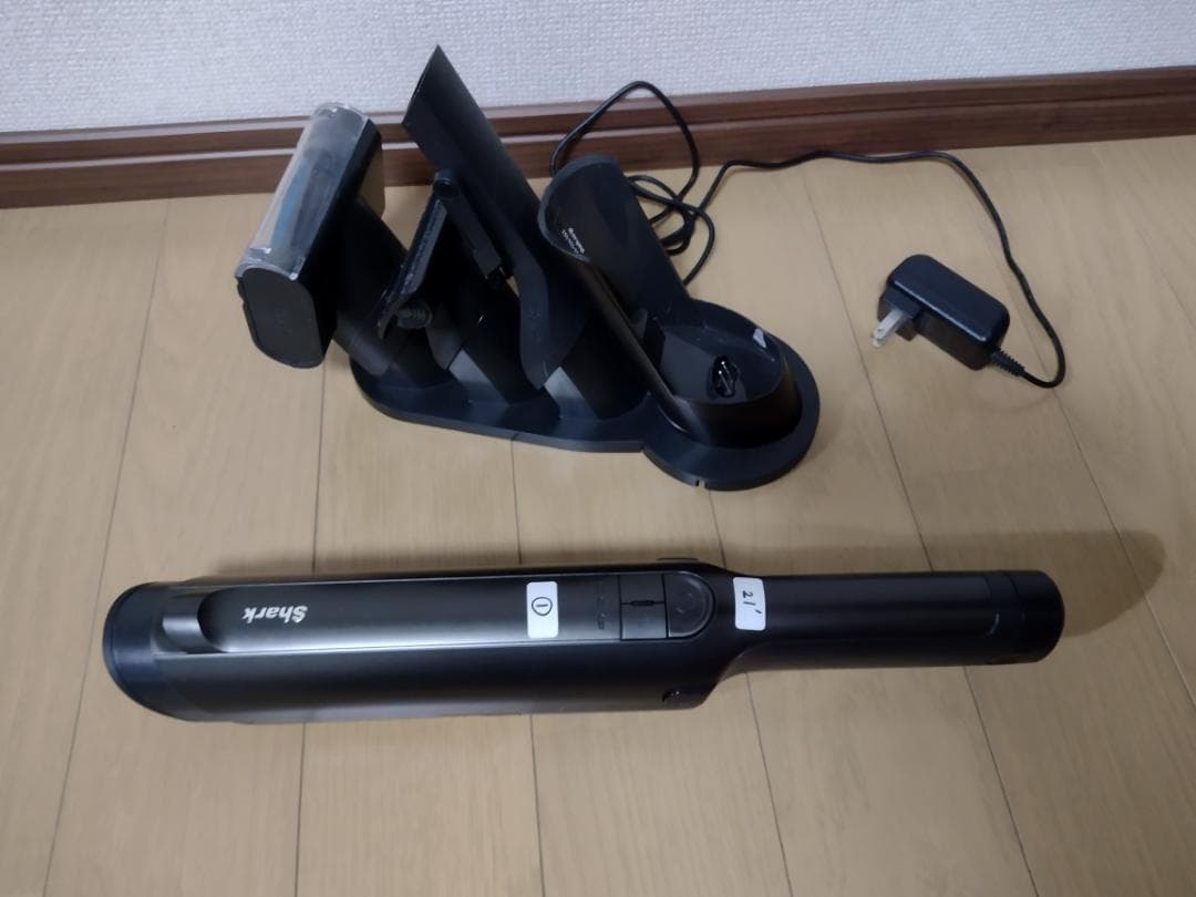 みる専用シャーク☆ハンディクリーナー☆WV416JGY☆バッテリー新品と同等