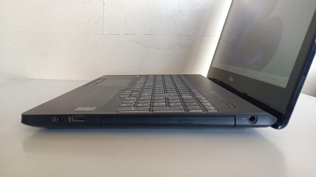 タッチ機能 Blu-ray ノートパソコンFUJITSU Core i7 SSD ノートPC