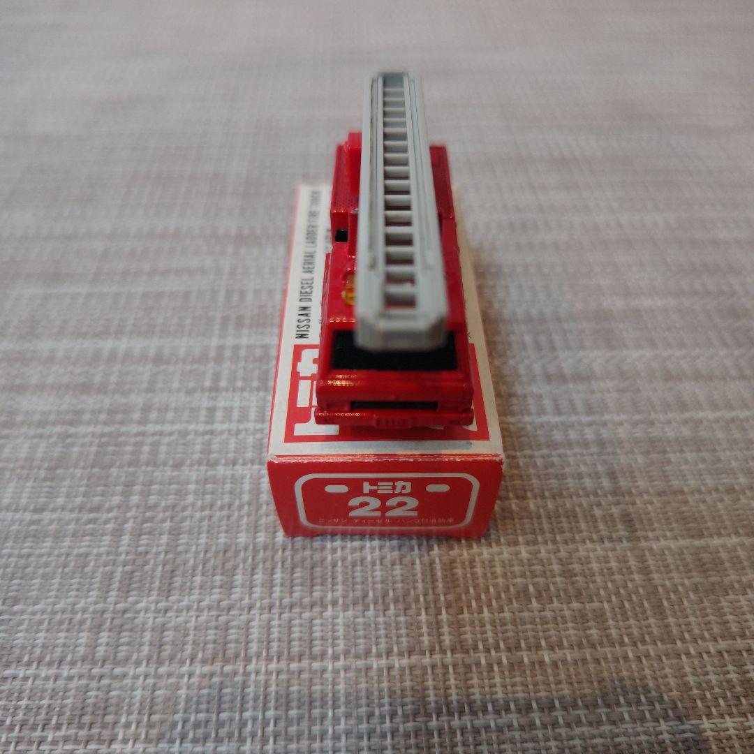 レア！赤箱トミカ22-4-2 ニッサンディーゼルハシゴ付消防車 イエローランプ