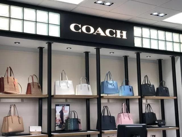 お札も収納 COACH 小銭入れ 財布.がま口シグネチャーc2132.ピンク