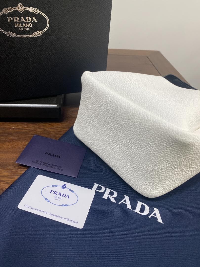 早い者勝ち！ホワイト 白い革 ハンドバッグ