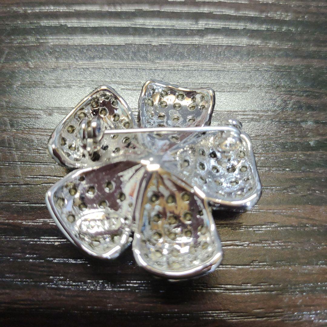 foxey フラワーブローチ