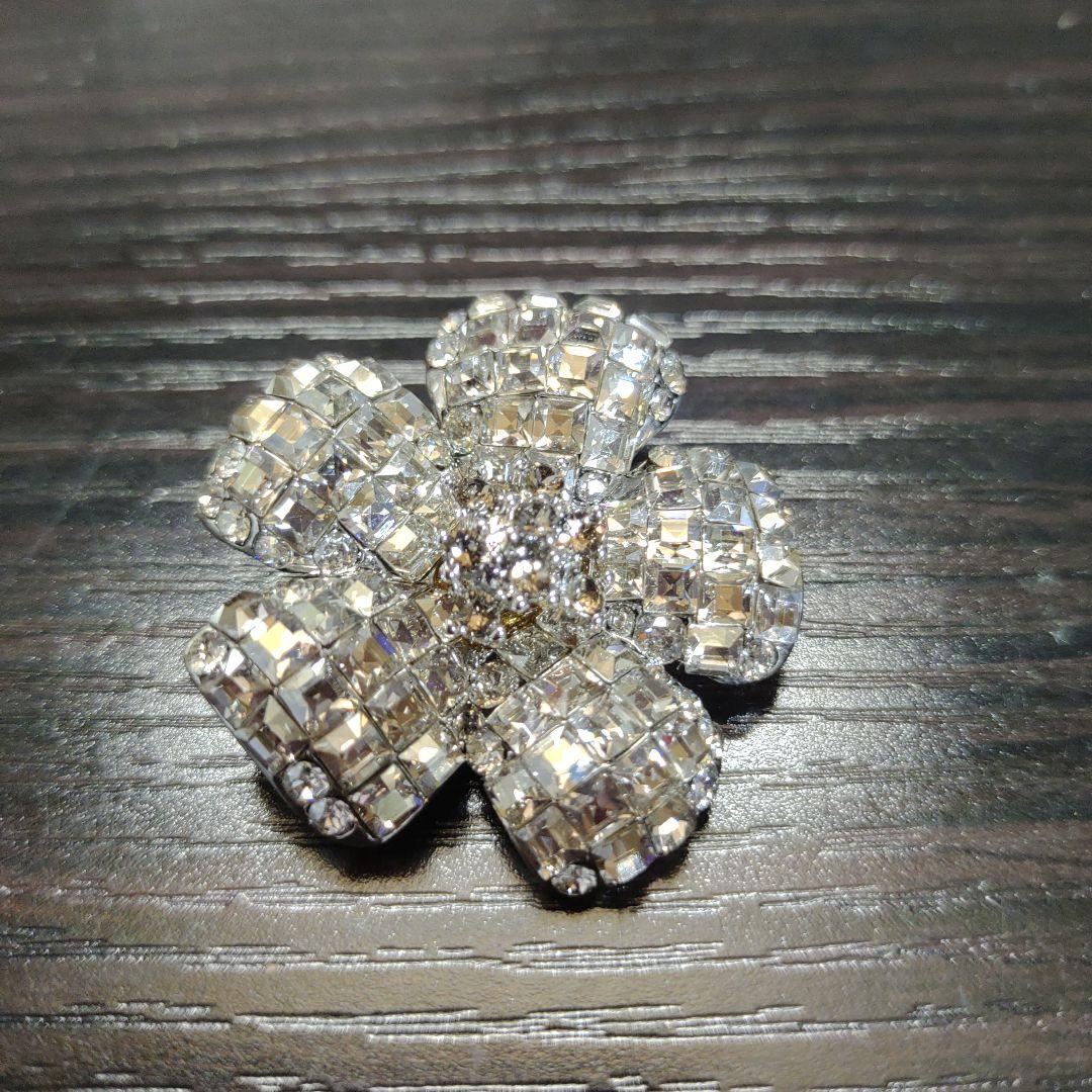 foxey フラワーブローチ