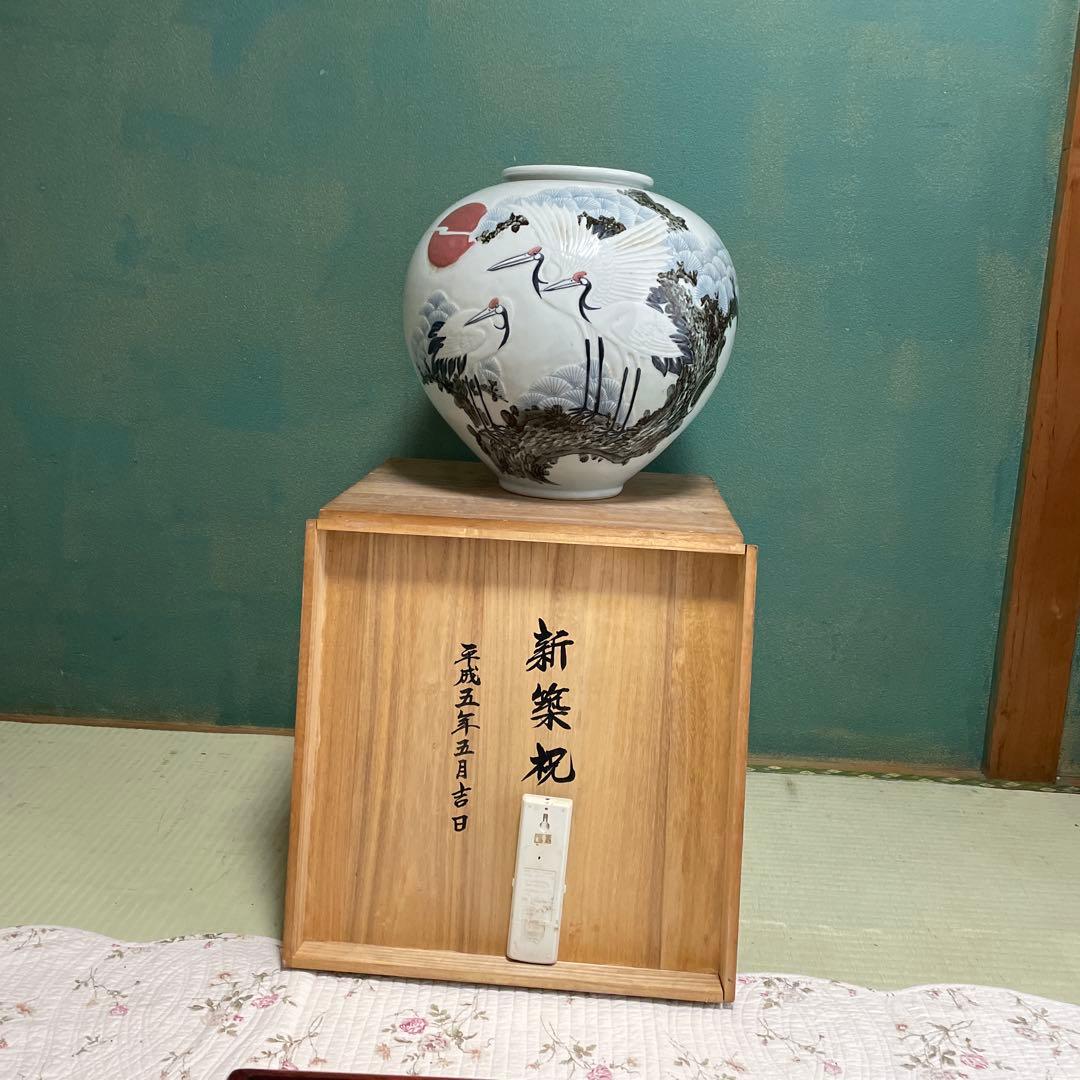 高麗白磁の象嵌（ぞうがん）壺　大壺 旭日鶴老松　象嵌壺　40x40