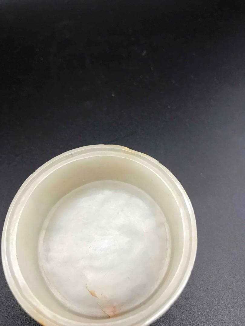 清時代 和田玉 神獣双龍鈕鼓釘浮彫三足香炉 香合