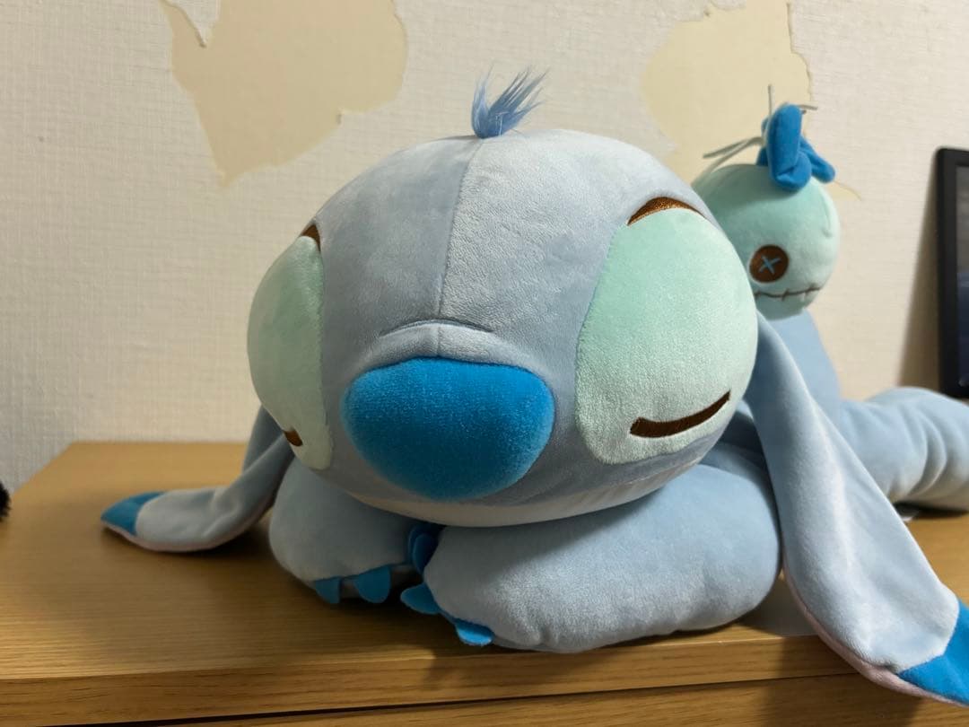 スティッチ スクランプ　抱き枕　ディズニーストア
