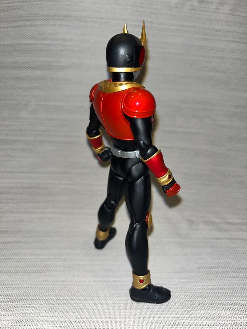 S.H.Figuarts 真骨彫製法　仮面ライダークウガ マイティフォーム