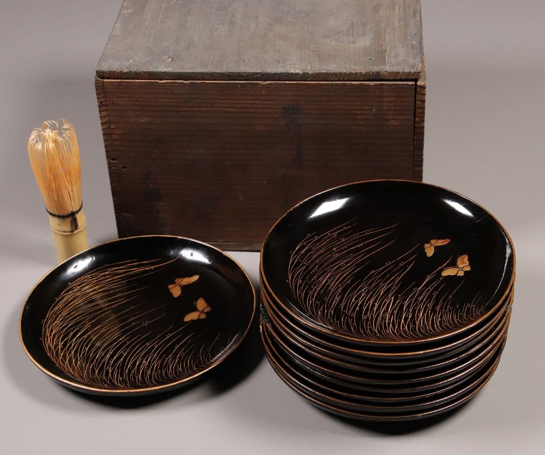 時代木製漆器 松に霞図 朱塗引き盃 二十九客 金蒔絵 小皿 木皿 MA350